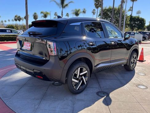 New 2026 Nissan Kicks SV image 7