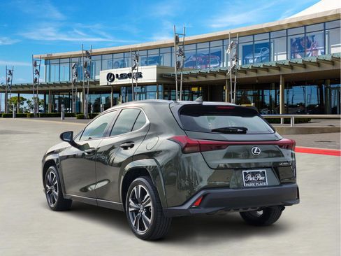 Used 2025 Lexus UX 300h FWD image 4