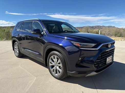 Used 2024 Toyota Grand Highlander Limited AWD/4WD image 1