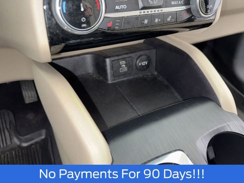 Certified 2022 Ford Escape Titanium w/ Class II Trailer Tow Package image 18