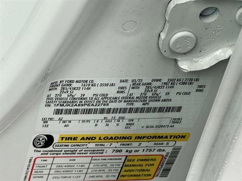 Used 2023 Ford Expedition Max Limited image 14