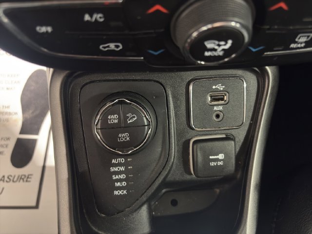 Used 2018 Jeep Compass Trailhawk w/ Cold Weather Group AWD/4WD image 33