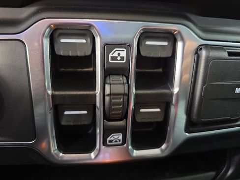 Used 2020 Jeep Gladiator Sport w/ Quick Order Package 24S AWD/4WD image 27