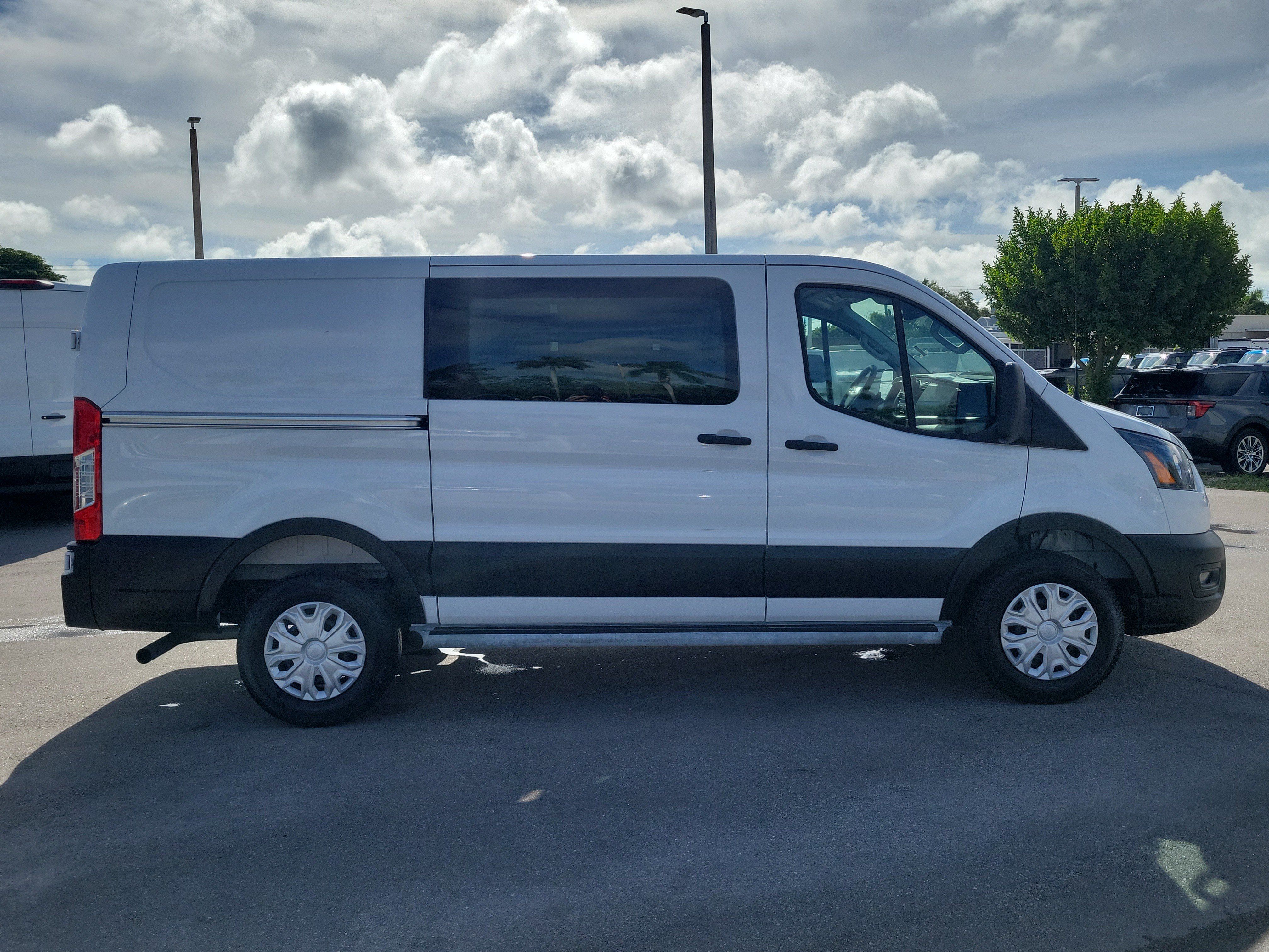Used 2025 Ford Transit 250 Low Roof w/ Exterior Upgrade Package RWD image 4