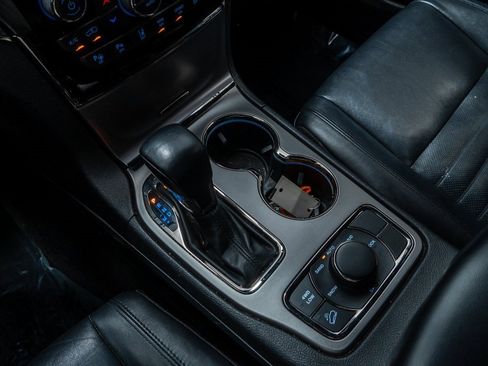 Used 2020 Jeep Grand Cherokee Limited X image 18