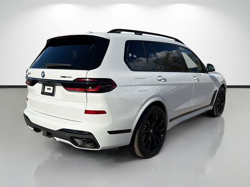 New 2026 BMW X7 xDrive40i image 3