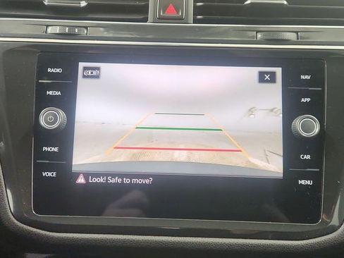 Used 2022 Volkswagen Tiguan SEL R-Line image 25