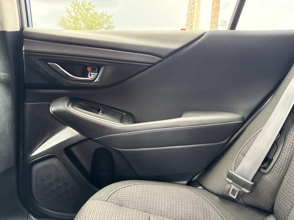 Used 2020 Subaru Outback Premium AWD/4WD image 17