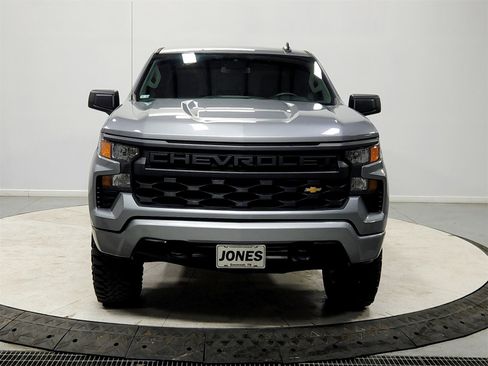 Used 2024 Chevrolet Silverado 1500 Custom image 2