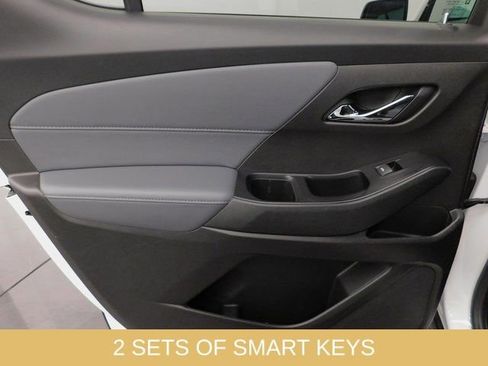 Used 2020 Chevrolet Traverse LT w/ LT Premium Package image 28