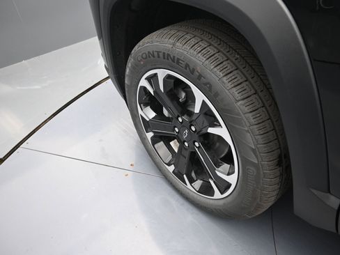 New 2026 Chevrolet Equinox LT w/ Convenience Package II FWD image 28
