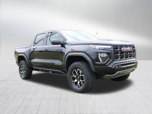Used 2024 GMC Canyon AT4X image 10