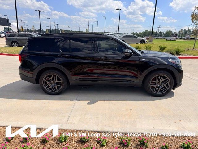 Used 2025 Ford Explorer ST-Line w/ Premium Package RWD image 13