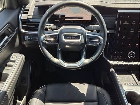 Certified 2026 GMC Acadia Elevation w/ Elevation Premium Package FWD image 15