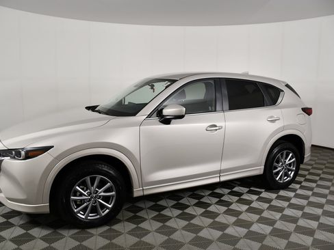 Used 2025 MAZDA CX-5 AWD 2.5 S w/ Select Package image 9