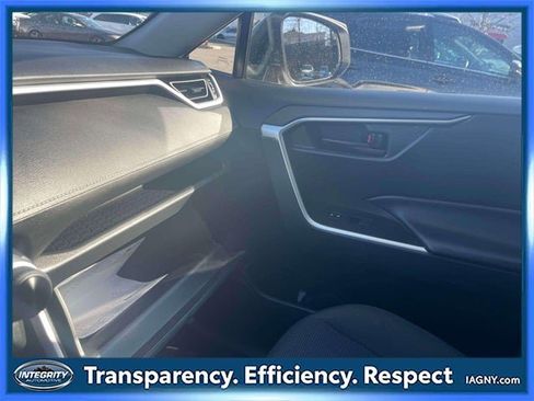 Certified 2023 Toyota RAV4 LE image 33