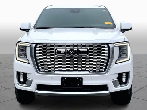 Used 2024 GMC Yukon XL Denali image 3