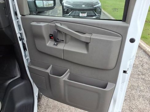 New 2026 GMC Savana 2500 image 23