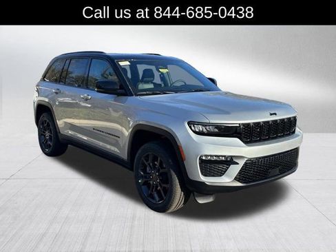 New 2025 Jeep Grand Cherokee Limited image 3