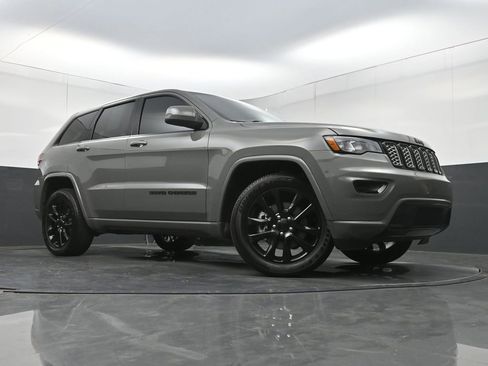Used 2021 Jeep Grand Cherokee Laredo X RWD image 23