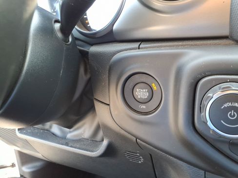 Used 2022 Jeep Wrangler Unlimited Sport AWD/4WD image 12