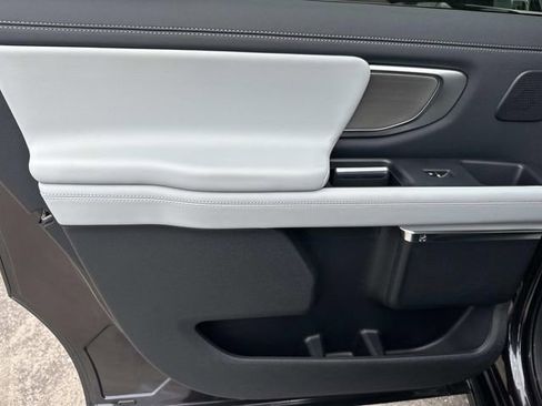 New 2026 Ford Expedition Max Platinum w/ Driver's Package image 25