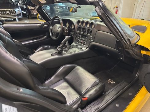 Used 2001 Dodge Viper RT/10 RWD image 23