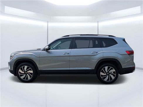 Used 2025 Volkswagen Atlas SE FWD image 6