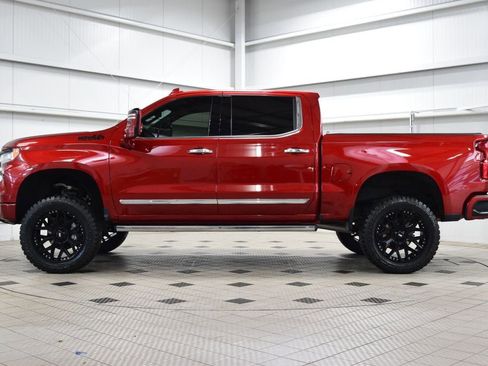 Used 2024 Chevrolet Silverado 1500 High Country w/ High Country Premium Package AWD/4WD image 4