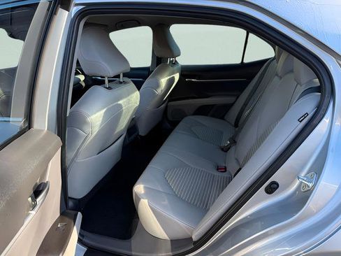 Used 2023 Toyota Camry SE AWD/4WD image 5
