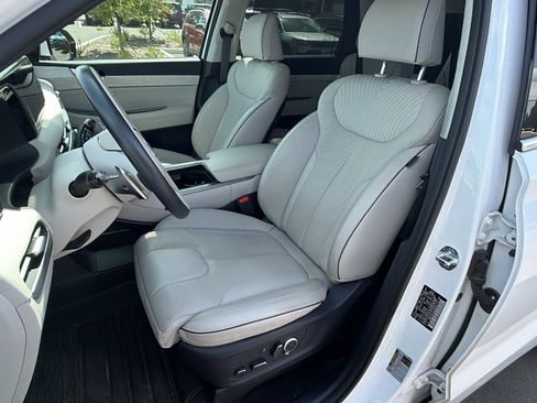 Used 2025 Hyundai Palisade Calligraphy FWD image 12