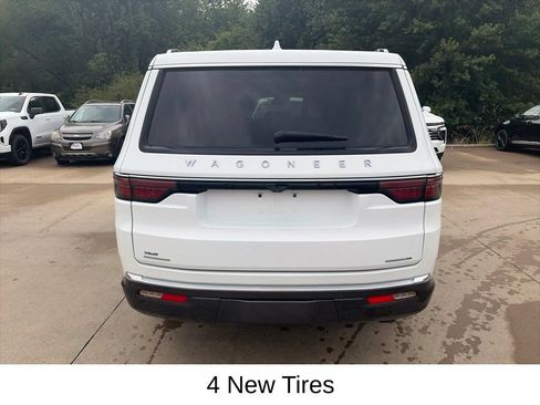 Used 2022 Jeep Wagoneer Series II AWD/4WD image 9