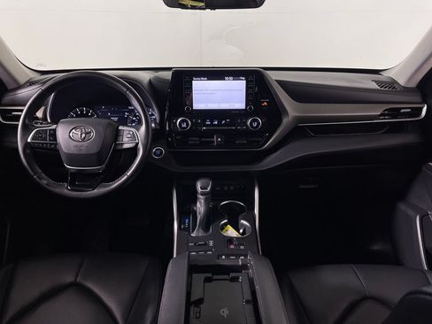 Certified 2021 Toyota Highlander XLE AWD/4WD image 14