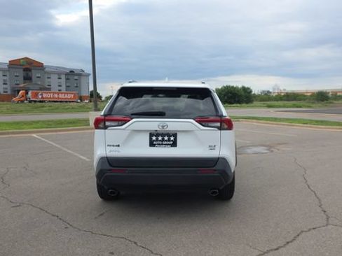 Used 2022 Toyota RAV4 XLE w/ XLE Grade Weather Package AWD/4WD image 7
