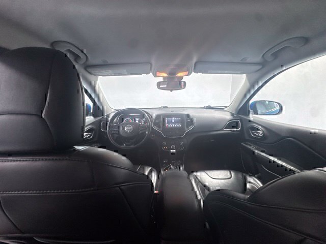 Used 2021 Jeep Cherokee Latitude Plus AWD/4WD image 18