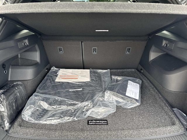 New 2026 Volkswagen Tiguan SEL R-Line AWD/4WD image 5