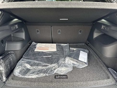 New 2026 Volkswagen Tiguan SEL R-Line AWD/4WD image 5