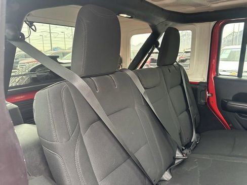Used 2018 Jeep Wrangler Unlimited Sport S image 19