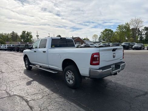 Used 2024 RAM 2500 Tradesman w/ Chrome Appearance Group AWD/4WD image 5