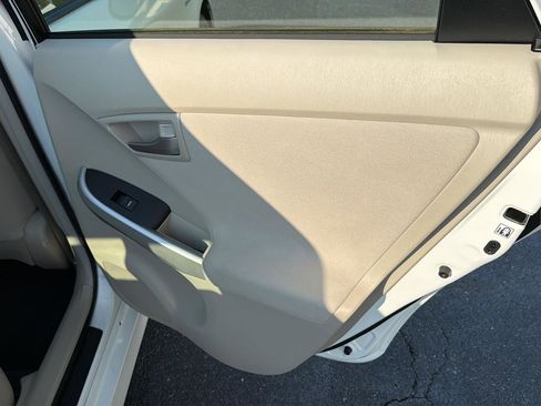 Used 2015 Toyota Prius Three FWD image 15