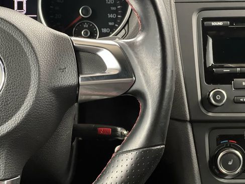 Used 2012 Volkswagen Golf 4-Door image 29