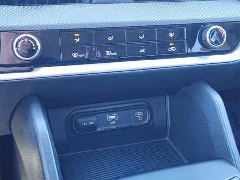 Used 2024 Kia Sportage LX image 19