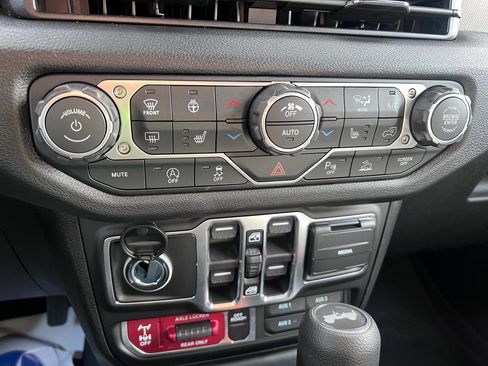 New 2026 Jeep Wrangler Unlimited Sport AWD/4WD image 20