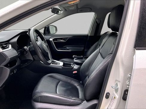Certified 2021 Toyota RAV4 XLE FWD image 23