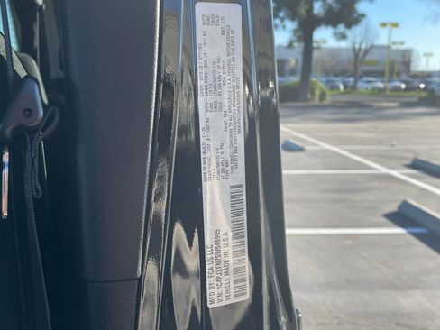 Used 2025 Jeep Wrangler Rubicon image 28