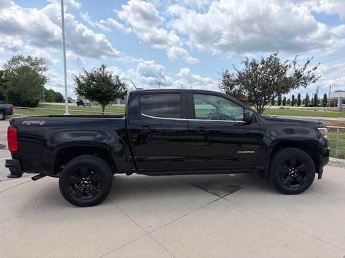 Used 2017 Chevrolet Colorado LT w/ Midnight Edition AWD/4WD image 21