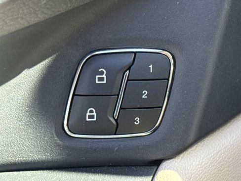 Used 2024 Ford Expedition Limited image 22