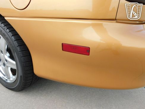 Used 1998 Chevrolet Camaro Z28 image 39