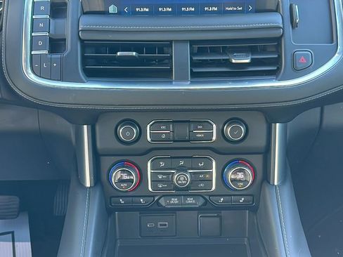 Used 2022 Chevrolet Tahoe LT w/ LT Signature Plus Package image 21