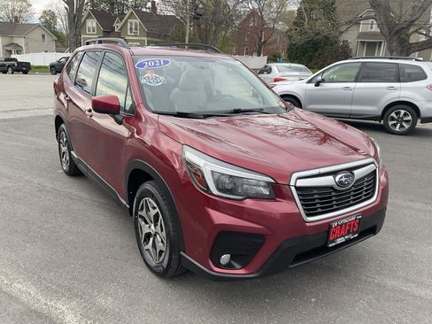 Used 2021 Subaru Forester Premium AWD/4WD image 7
